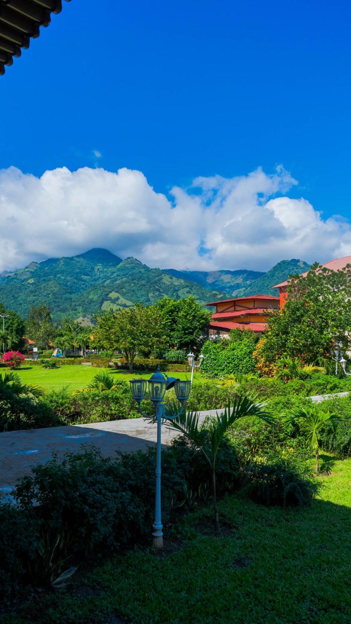 Guacamayos Hotel Bonao Kültér fotó